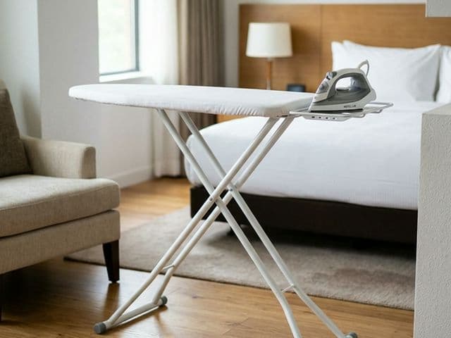 Гладильная доска настенная встроенная